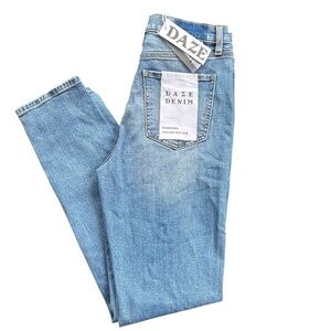 Daze Denim NWT Women’s 29 Downtown High Rise Split Seam Jeans